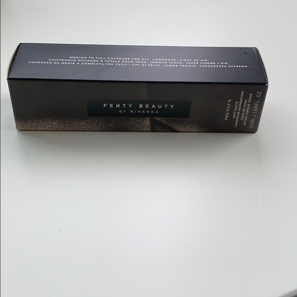 Fenty Beauty - Foundation